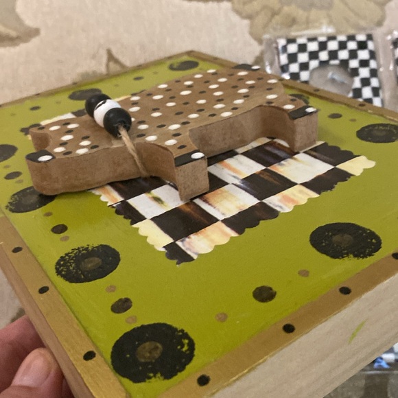 6PC 🐷BUNDLE🐷 —HANDPAINTED- hand made —MKC lovers! Switchplates & hanging decor - Picture 9 of 10